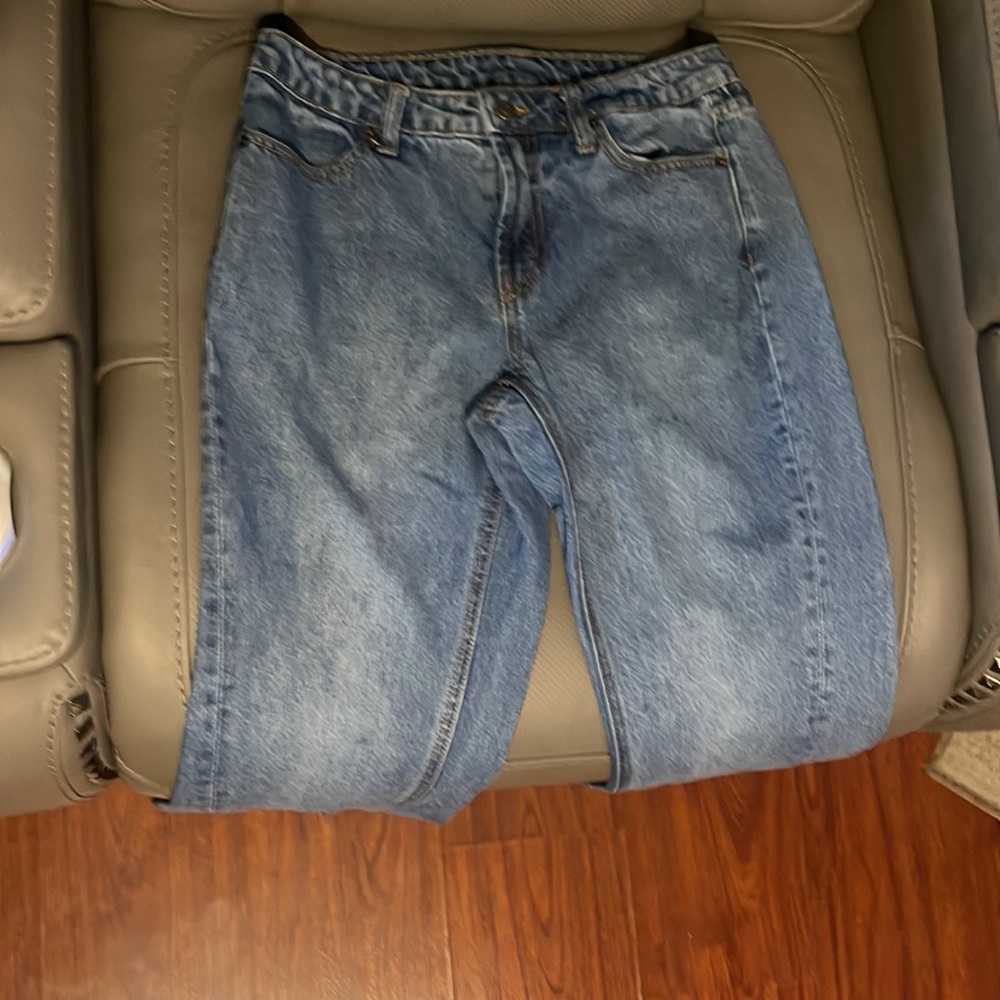 High-waisted long blue jeans